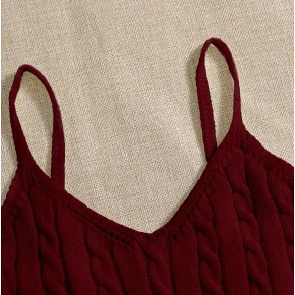 Small (4) NWT Maroon Red colored Cable Knit Cropped Cami Tank top - Picture 3 of 4